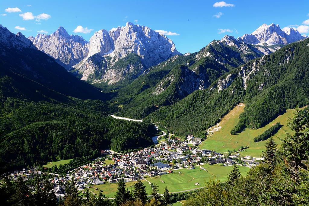 Apartment Mojstrovka In Center With Private Sauna Kranjska Gora Room photo